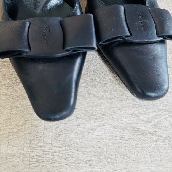 Salvatore Ferragamo Pointed Leather Bow Heels Pumps Black Size 10 - Picture 11 of 11